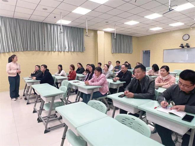 學校必須配備家庭教育指導師嗎_家庭教育指導精品課程_親子溝通技巧